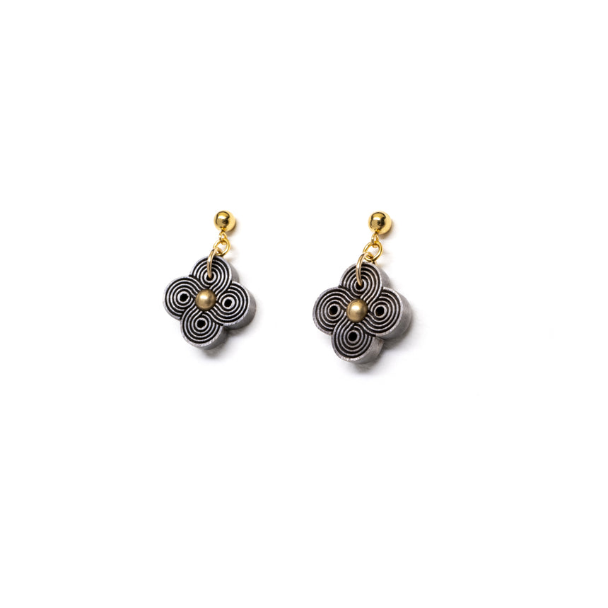 Petal earrings (Grey)