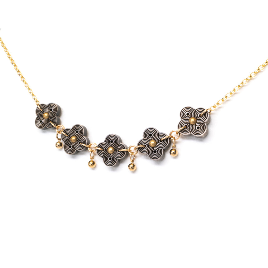 Petal necklace (Grey)